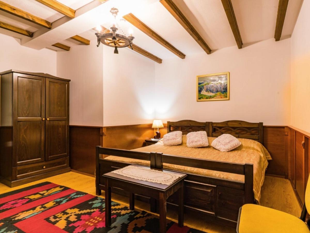Hotel Castle Park Berat Esterno foto