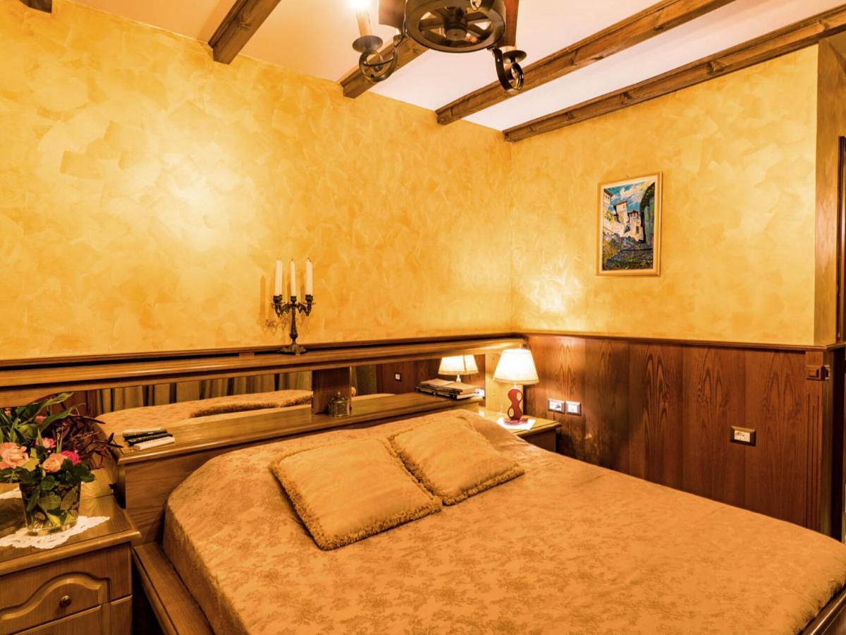 Hotel Castle Park Berat Esterno foto