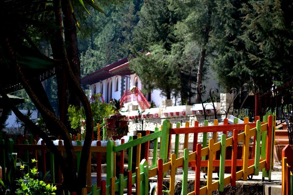 Hotel Castle Park Berat Esterno foto